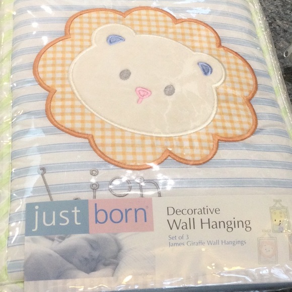 🦒🐒Set of three “Just Born” baby nursery diaper stacker, pillow, wall hangings. - Picture 1 of 10